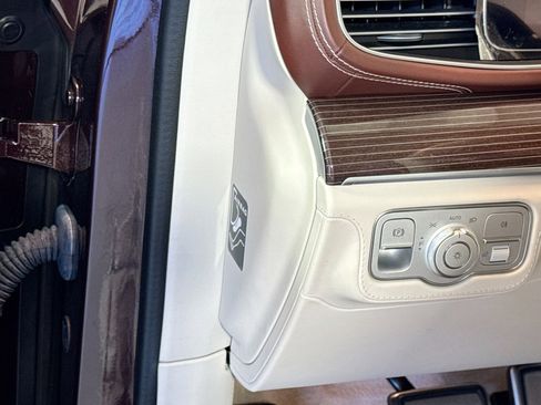 Used 2023 Mercedes-Benz Maybach GLS 600 4MATIC image 10