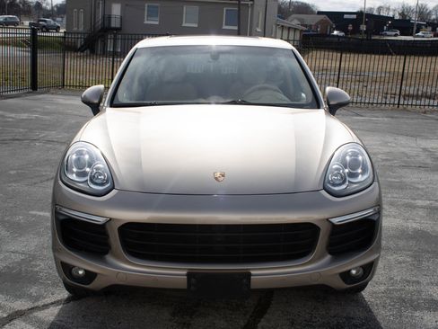 Used 2017 Porsche Cayenne image 8