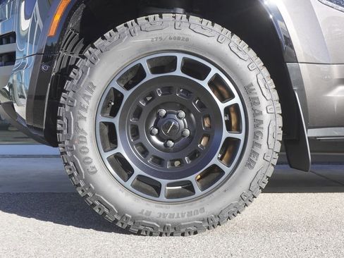 New 2026 Land Rover Defender 110 OCTA image 34