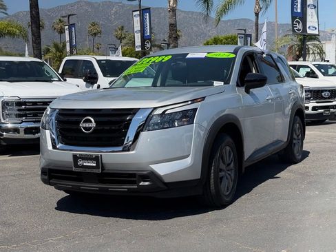 Used 2024 Nissan Pathfinder S FWD image 5