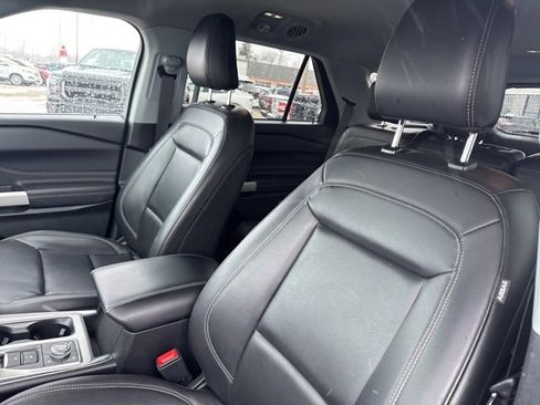 Used 2023 Ford Explorer XLT w/ Equipment Group 202A image 22
