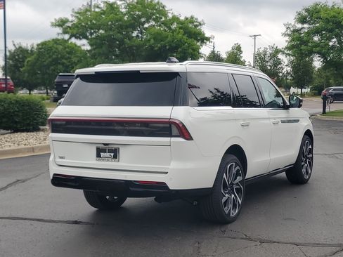 New 2026 Lincoln Navigator Reserve AWD/4WD image 4