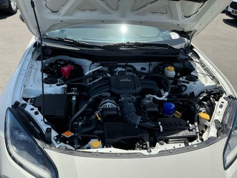 Used 2022 Toyota GR86 w/ ALL Weather Mat Package (TMS) RWD image 22