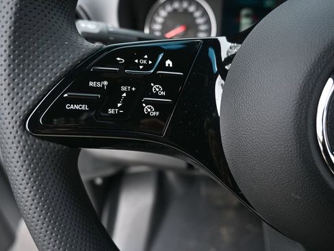 Used 2025 Mercedes-Benz Sprinter 2500 image 10