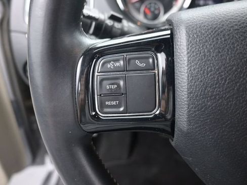 Used 2018 Dodge Grand Caravan SXT FWD image 30