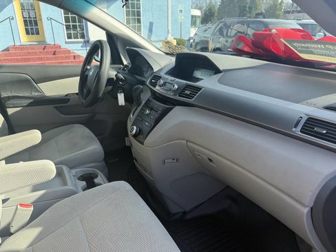 Used 2011 Honda Odyssey EX image 24