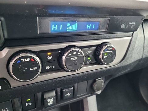 Used 2023 Toyota Tacoma SR5 AWD/4WD image 17