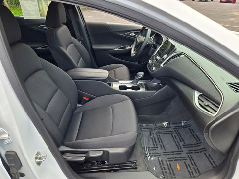 Used 2024 Chevrolet Malibu LT image 6