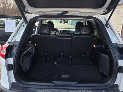 Used 2015 Jeep Cherokee Trailhawk w/ Comfort/Convenience Group image 9