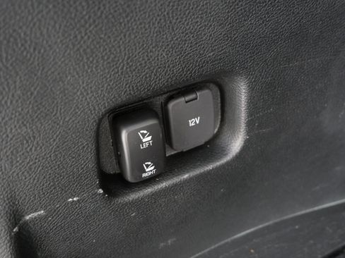 Used 2022 Ford Edge Titanium image 19