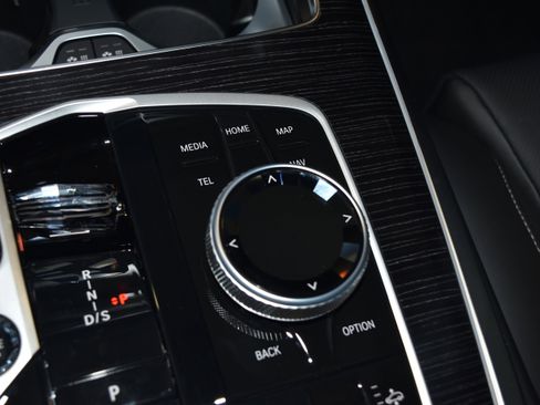 New 2026 BMW X7 M60i image 16