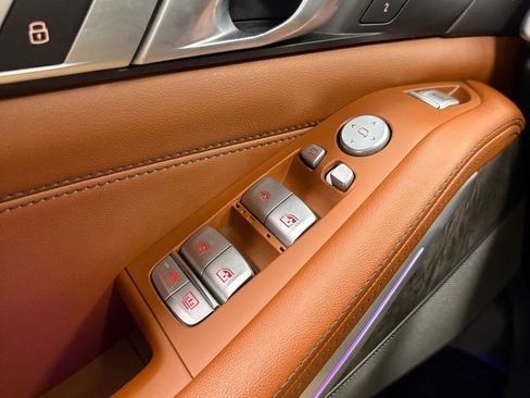 Used 2024 BMW X7 xDrive40i image 29