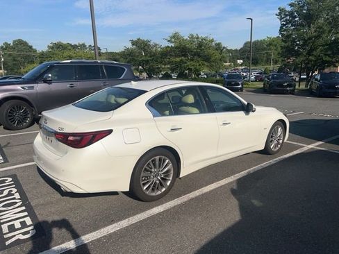 Used 2018 INFINITI Q50 Luxe w/ Essential Package (3.0T Luxe) AWD/4WD image 6
