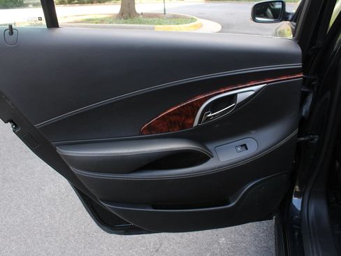 Used 2013 Buick LaCrosse Touring FWD image 20