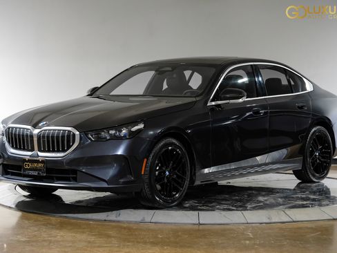 Used 2024 BMW 530i xDrive image 8