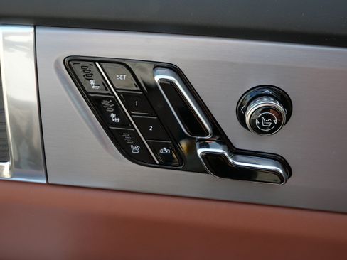 Used 2026 Cadillac Vistiq Platinum w/ LPO, Floor Liner Package AWD/4WD image 20