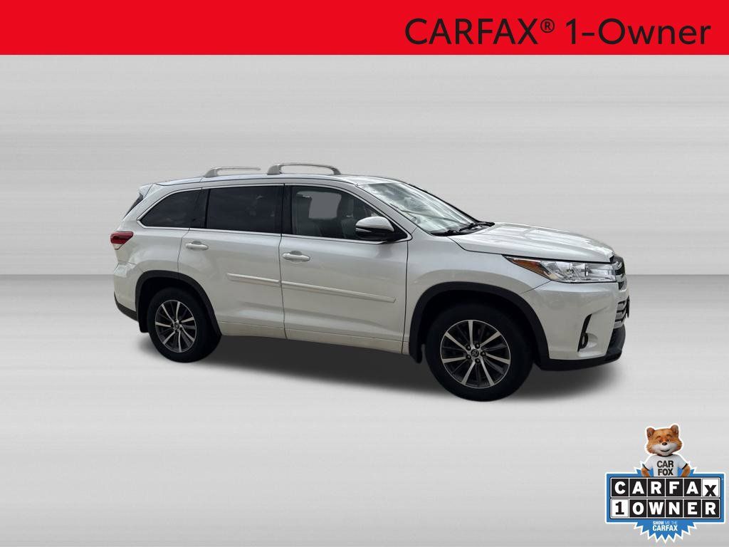 Used 2017 Toyota Highlander XLE AWD/4WD image 3