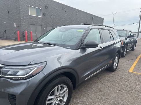 Used 2025 Ford Explorer Active image 15