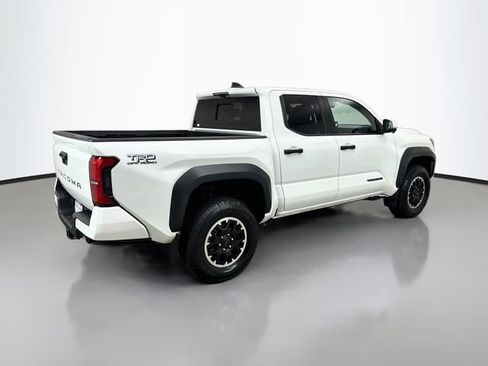 Used 2024 Toyota Tacoma TRD Off-Road w/ TRD Off Road Premium Package AWD/4WD image 7