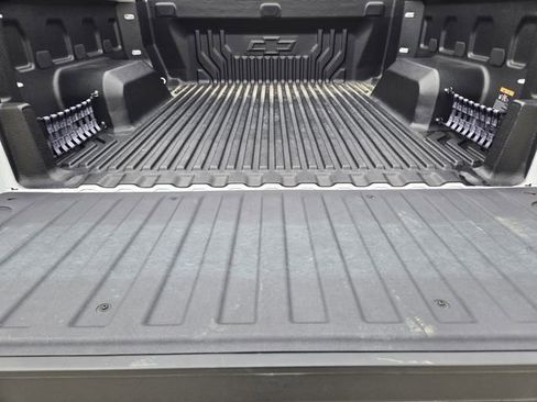 Used 2024 Chevrolet Silverado 1500 LT AWD/4WD image 31