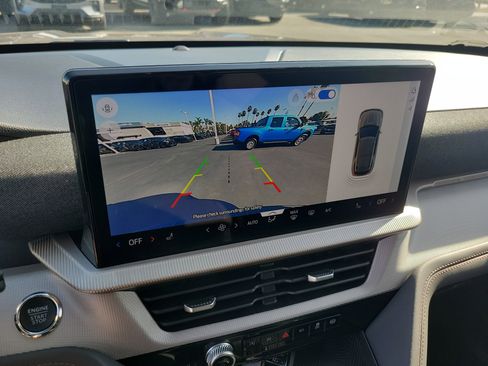 Used 2026 Ford Explorer Active RWD image 9