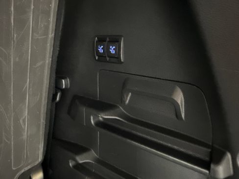 Used 2023 Toyota Sequoia Capstone AWD/4WD image 59