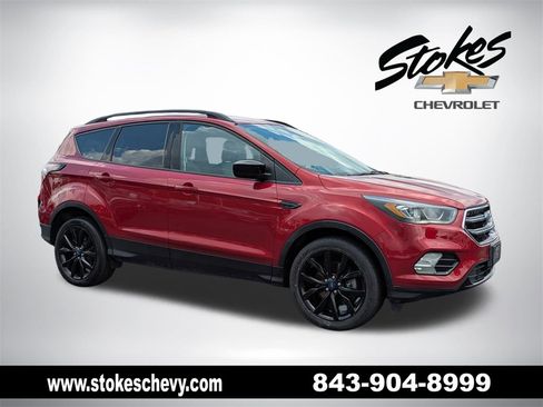 Used 2018 Ford Escape SE image 1