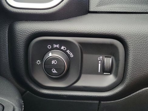 New 2026 RAM 3500 Big Horn AWD/4WD image 22