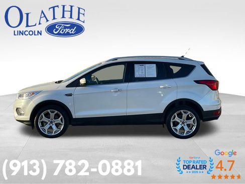 Used 2019 Ford Escape Titanium image 2