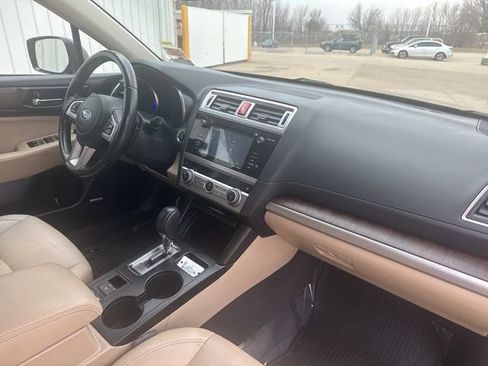 Used 2016 Subaru Outback 2.5i Limited AWD/4WD image 21