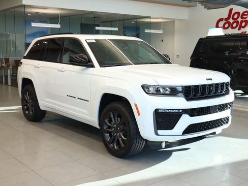 New 2026 Jeep Grand Cherokee Limited image 1