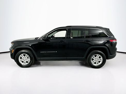 Used 2023 Jeep Grand Cherokee Laredo AWD/4WD image 8