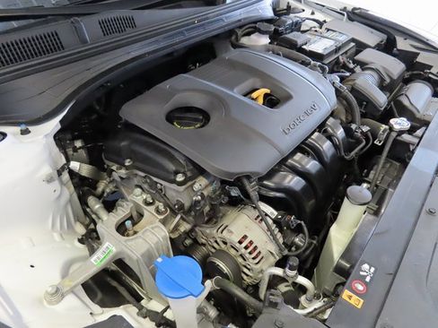 Used 2024 Kia Forte LXS image 31