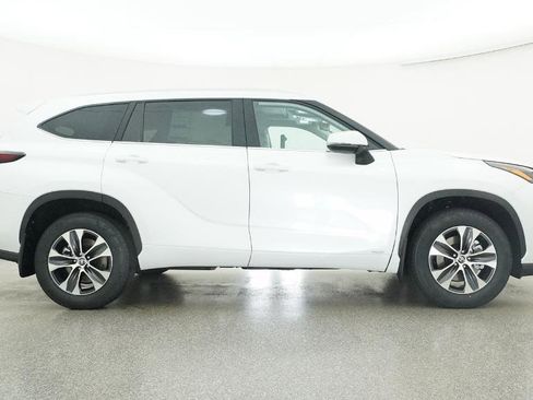 New 2026 Toyota Highlander XLE image 45