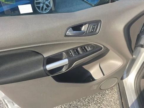 Used 2021 Ford Transit Connect XLT FWD image 10