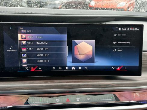 Used 2023 BMW 760i xDrive image 28