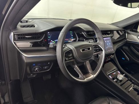 Used 2023 Jeep Grand Cherokee Overland image 13