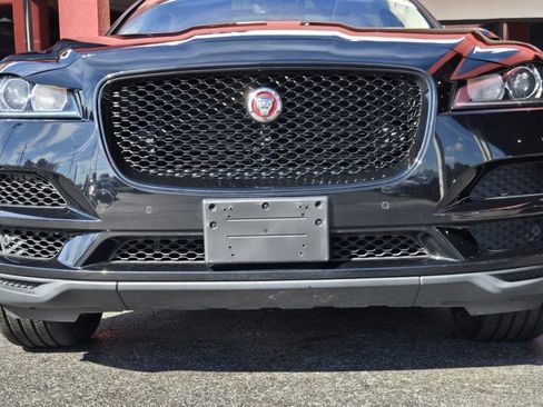 Used 2020 Jaguar F-PACE Premium image 11