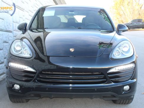 Used 2014 Porsche Cayenne Platinum Edition image 3