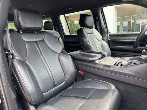 Certified 2024 Jeep Wagoneer Series II w/ Flexible Seating Group RWD image 51
