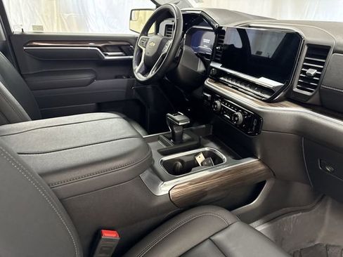 Certified 2025 Chevrolet Silverado 1500 LT w/ Leather Package AWD/4WD image 26
