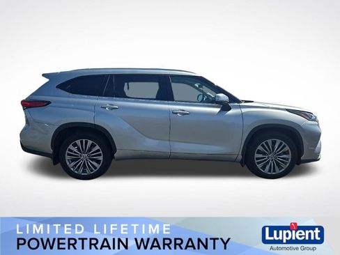 Used 2021 Toyota Highlander Platinum image 2