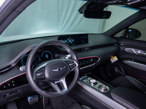 Used 2025 Genesis GV70 2.5T w/ Sport Prestige Package AWD/4WD image 21
