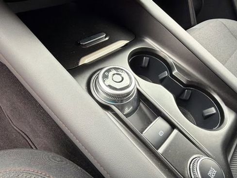 Used 2025 Ford Explorer Active image 25