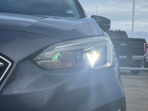 Used 2017 Subaru Impreza 2.0i Limited image 10