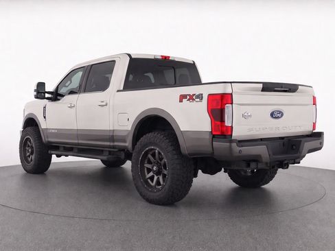 Used 2017 Ford F250 King Ranch w/ FX4 Off-Road Package AWD/4WD image 6