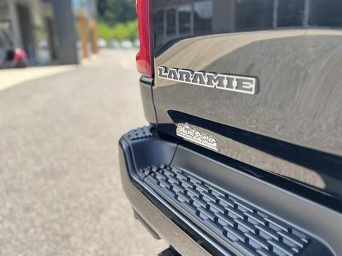 New 2025 RAM 1500 Laramie AWD/4WD image 13