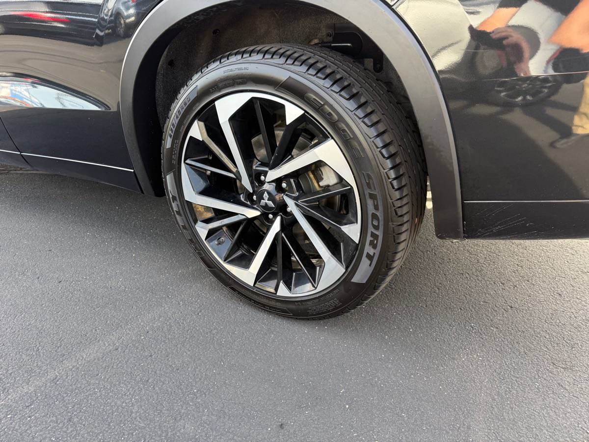 Used 2024 Mitsubishi Outlander SEL AWD/4WD image 9