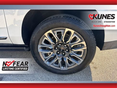 Used 2023 GMC Yukon XL Denali Ultimate image 18
