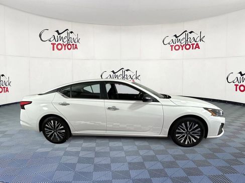 Used 2025 Nissan Altima 2.5 SV FWD image 8